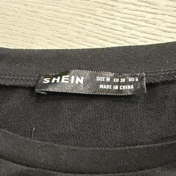 SHEIN Black Oversized Sweatshirt with Red New York Print - Picture 2 of 2